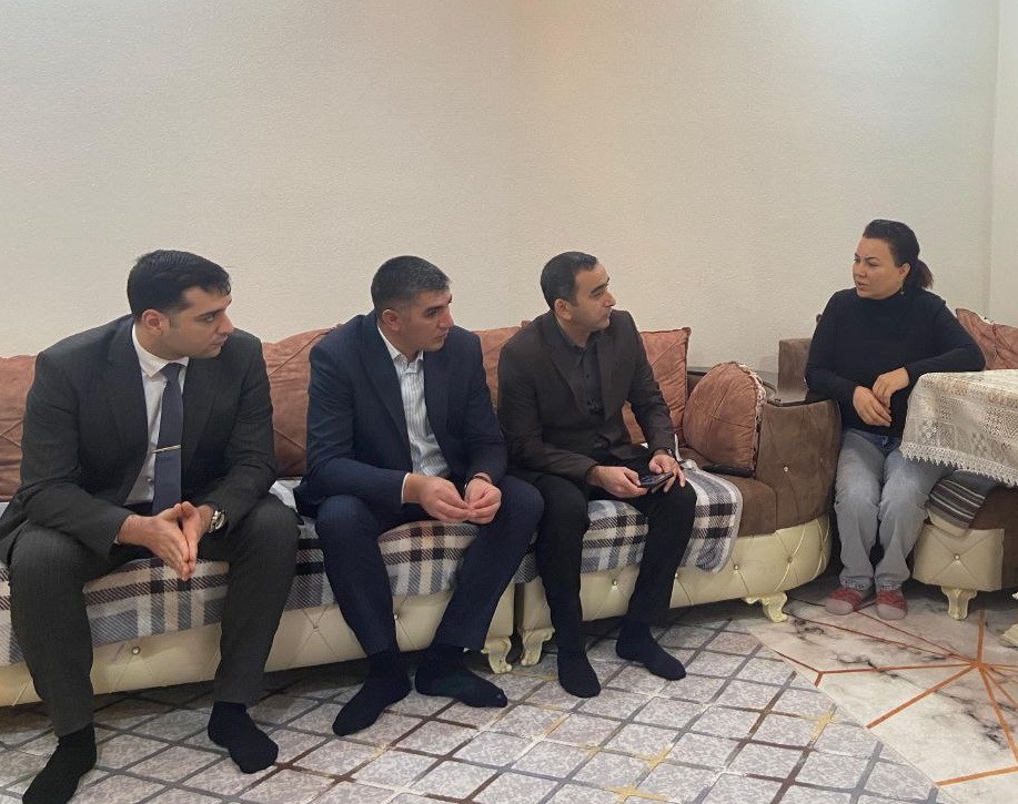 YAP Nizami rayon təşkilatının könüllüləri şəhid ailələrini ziyarət ediblər - FOTOLAR